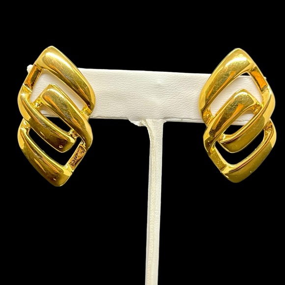 VINTAGE 2 Pair Pierced Gold Tone Earrings Openwork Designs 1 Signed Napier 1980s - Picture 2 of 12